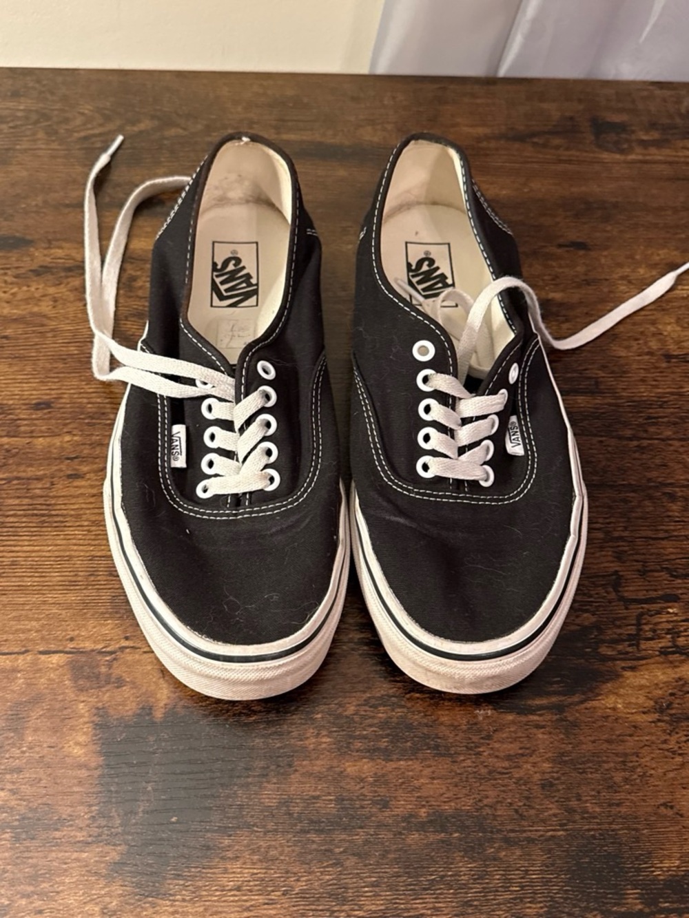 Vans Classic Low-Top Canvas Sneakers - Black / White
